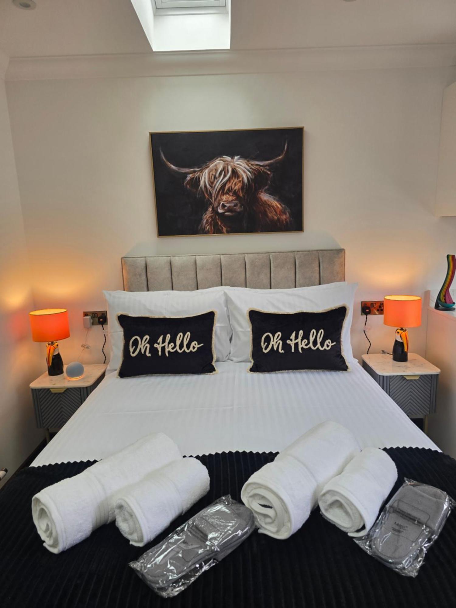 Heather Nook- Luxury Studio In พิทลอครี ภายนอก รูปภาพ